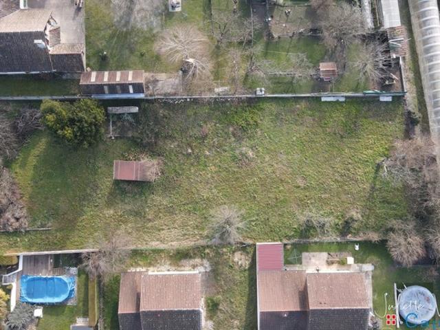 MOIRANS 38430: Terrain à vendre de 447,00 m²