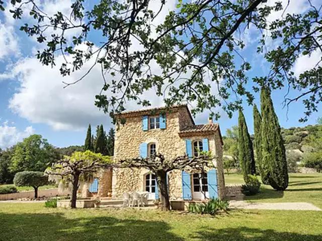 Moissac Bellevue 83630 Achat / Vente maison 3 pièces t3 au dernier étage piscine