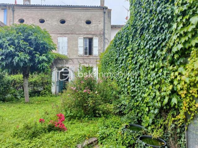 Moissac Centre – Maison de ville 300 m² avec jardin – Idéal Gîte, Accueil de Pèlerins, locatif ou maison familiale !