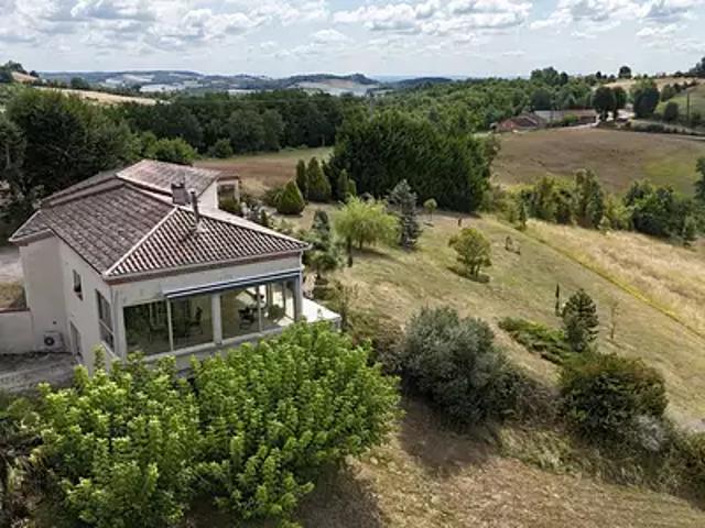 Moissac 82200 Achat / Vente maison 5 pièces t5 au dernier étage terrasse