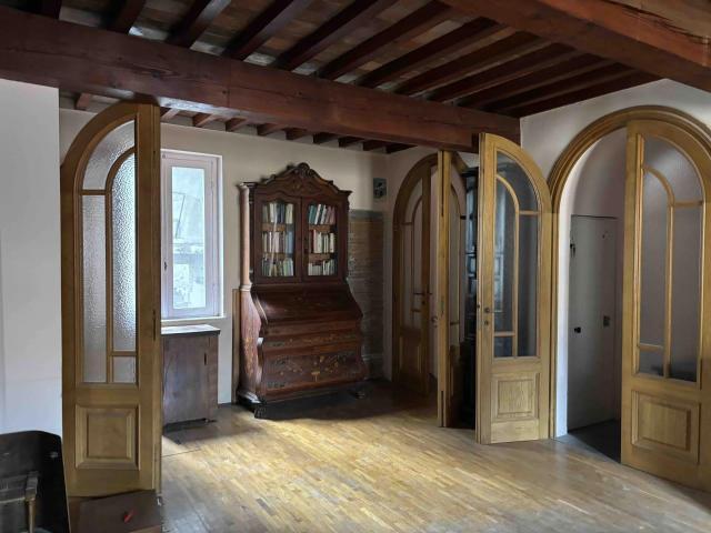 Molto Bel Palazzo al Centro di Pisa Italia 289m² Pisa