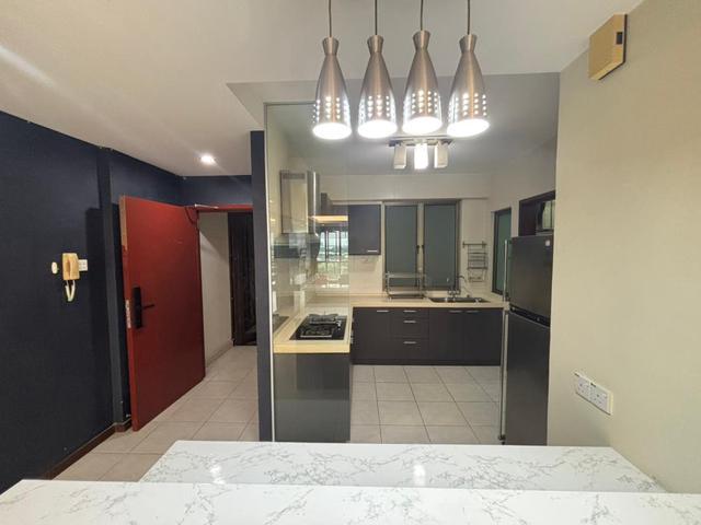 Molek Pine 2 Apartment Taman Molek 3 Bed 1 carpark Fully Furnished