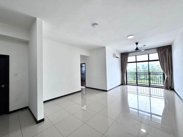 Molek Regency Apartment With Golf View Good Condition For Sale