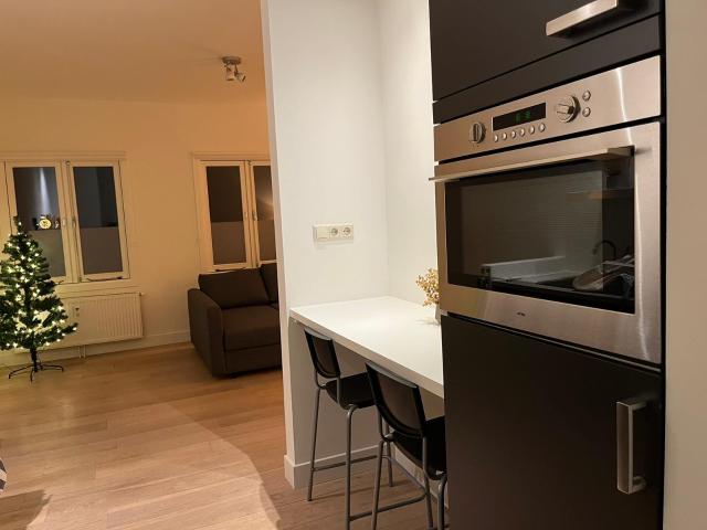Molenaerstraat for rent! Great loc. Beautiful ap