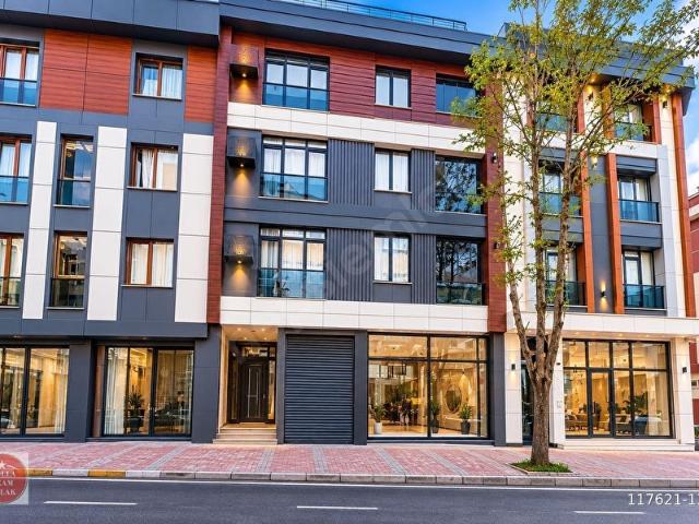 MOLLATEAM BAYRAMPAŞA MURAT MAH CEMİYET CAD SATILIK 270 METREKARE DÜKKAN