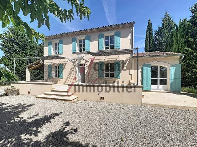 Mollégès, maison traditionnelle de 150m² sur 1600 m² de terr. 156m² Mollégès
