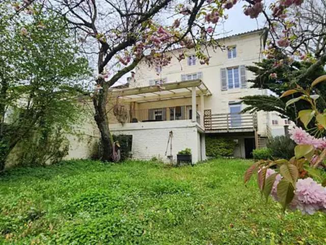 Mortagne sur Gironde 17120 Achat / Vente maison 6 pièces t6 terrasse parking