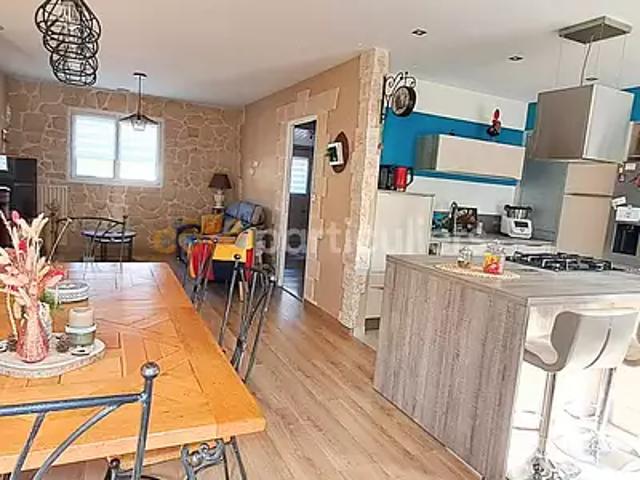 Mortagne sur Sèvre 85290 Achat / Vente maison 6 pièces t6 au dernier étage
