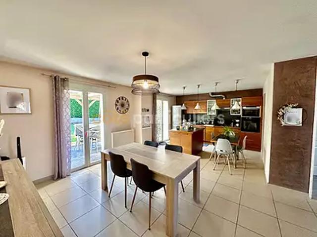 Mortagne sur Sèvre 85290 Achat / Vente maison 7 pièces t7 au dernier étage