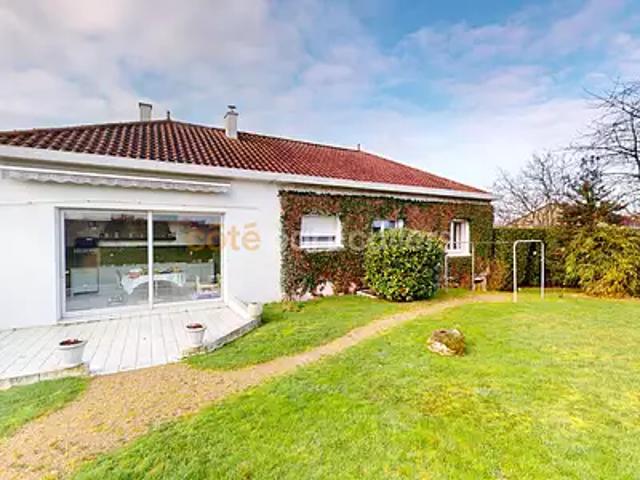 Mortagne sur Sèvre 85290 Achat / Vente maison 7 pièces t7 au dernier étage terrasse