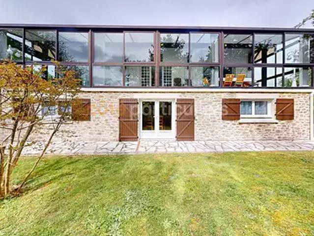 Mortagne sur Sèvre 85290 Achat / Vente maison 8 pièces t8 au dernier étage piscine