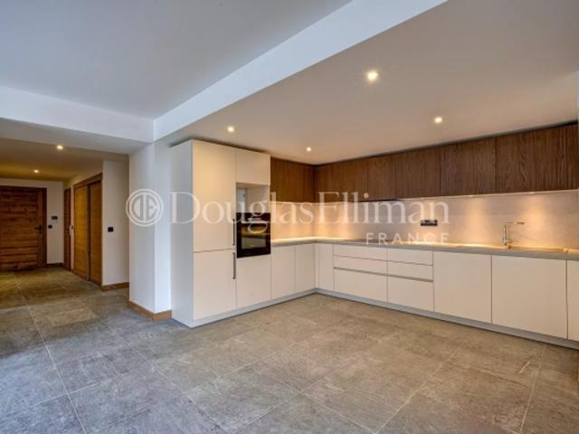 MORZINE Appartement neuf T4 + cabine