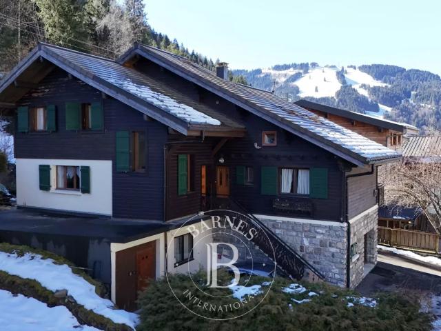 Morzine – Grand Chalet 12 Chambres – Proche Centre & Avoriaz. 256m² Morzine Avoriaz