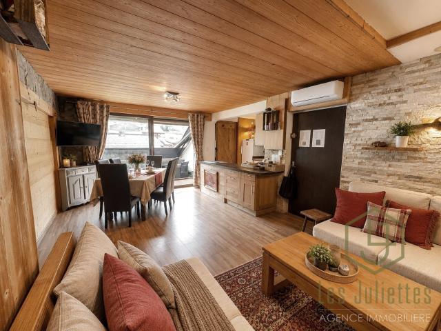 MORZINE HYPER CENTRE GRAND APPARTEMENT 3 CHAMBRES AVEC DEUX TERRASSES ET VUE SUR LE PLENEY