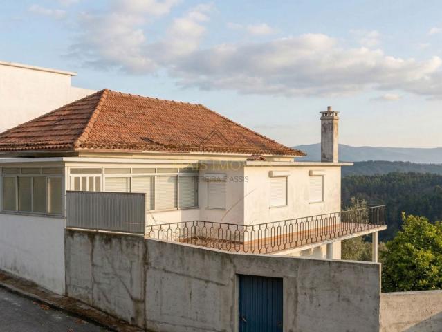 MORADIA M4 COM GARAGEM E TERRENO PENACOVA