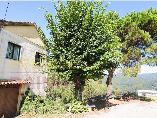 Moradia M4 usada com 2 entradas terreno, anexos 7 km Vila Nova de Poiares