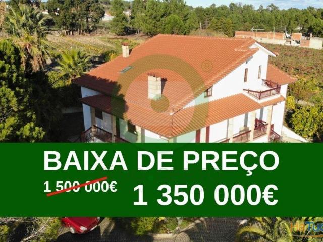 Moradia Multifamiliar com Terreno, Anexo e Segunda Habitação com Potencial de Rendimento | 26074063132