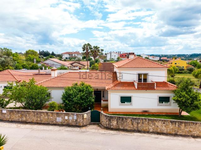 Moradia, Madalena e Beselga