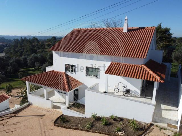 Moradia, Madalena e Beselga