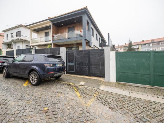 Moradia, Mafamude e Vilar Do Paraíso, Vila Nova de Gaia | BPI Expresso Imobiliário