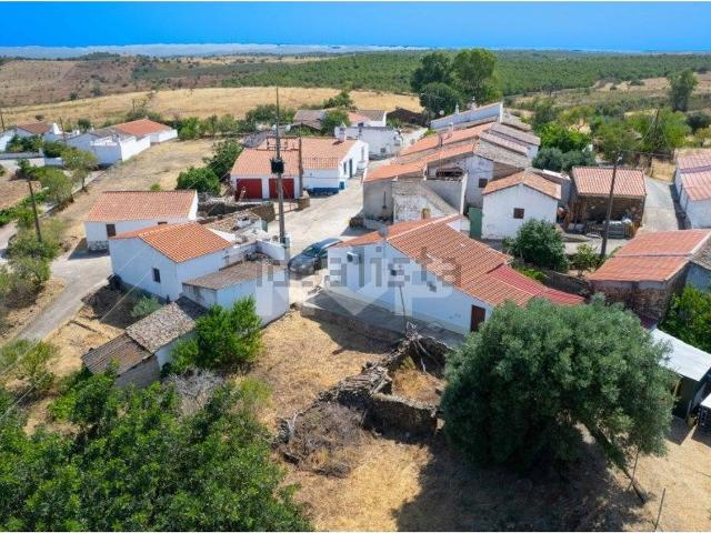 Moradia, Martim Longo