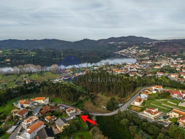 Moradia, Melres e Medas