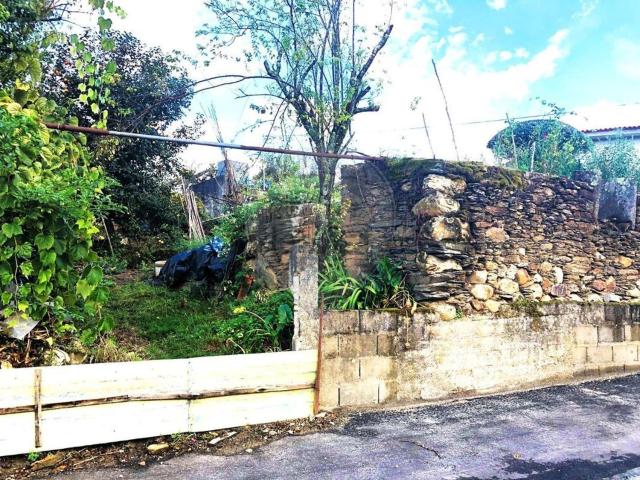 Moradia, Melres e Medas