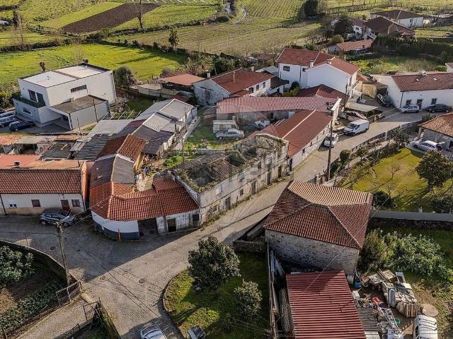 Moradia, Mire de Tibães