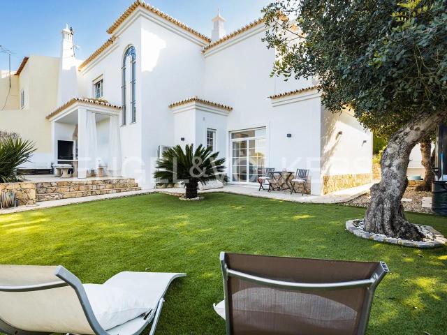 Moradia Moderna de 3 Quartos a uma curta distância a pé da p. 191m² Carvoeiro