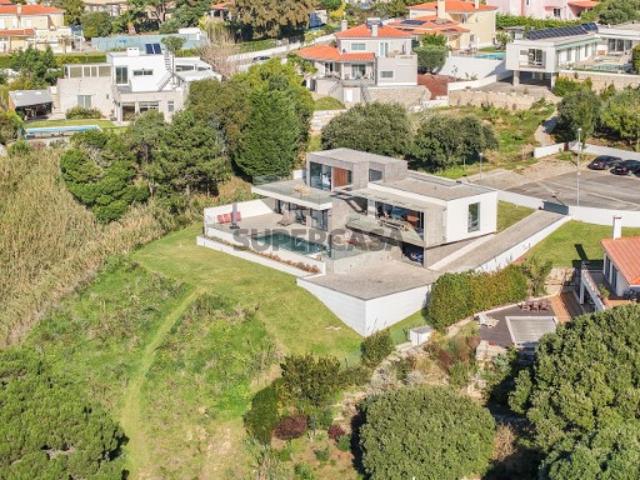 Nadadouro Moradia T4 com piscina e um segredo bem guardado