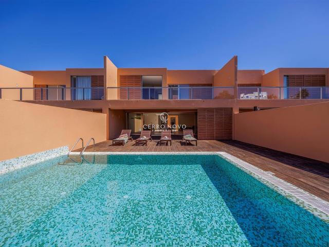 Moradia Moderna na Herdade dos Salgados – A Poucos Passos da. 214m² Albufeira Olhos de Água