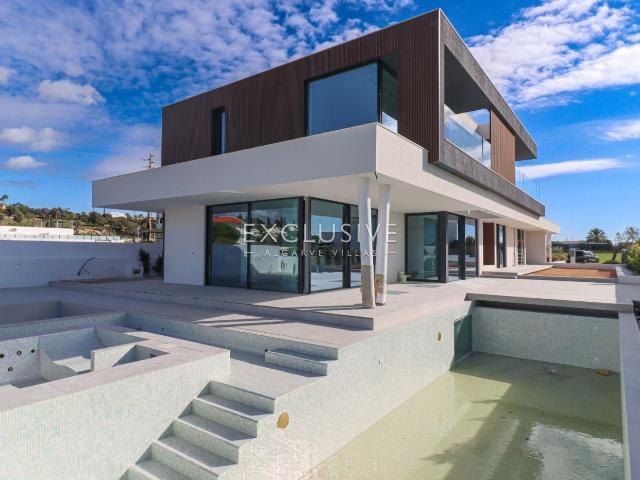 Moradia moderna perto da praia da Galé e do Salgados Golf pa. 252m² Albufeira Olhos de Água