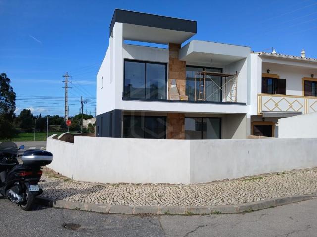 Moradia Moderna T3 em construção em Tunes, Silves, Algarve 110m² Algoz e Tunes