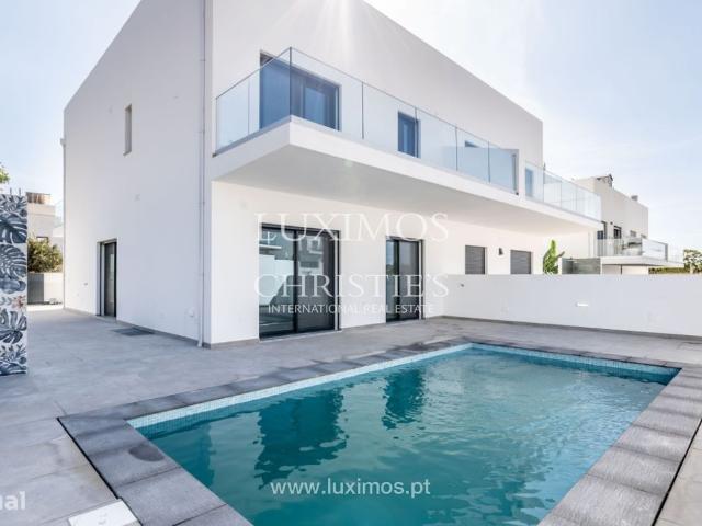 Moradia moderna V3 com piscina, para venda em Olho, Algarve
