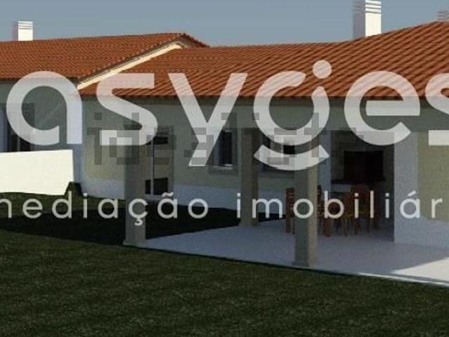 Moradia, Monte Redondo e Carreira