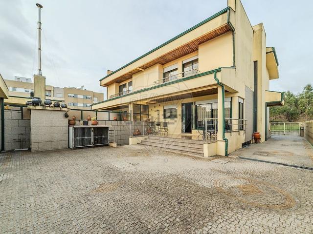 Moradia, Moreira