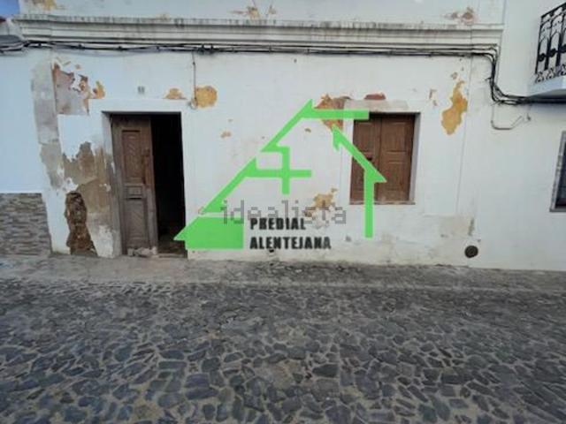 Moradia, Moura e Santo Amador