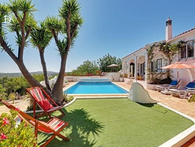 Moradia na encosta com piscina e vista para o mar 118m² Santa Bárbara De Nexe