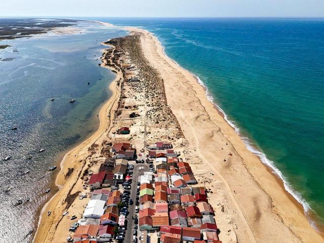 Moradia na Praia de Faro | A poucos passos do mar | Oportunidade única