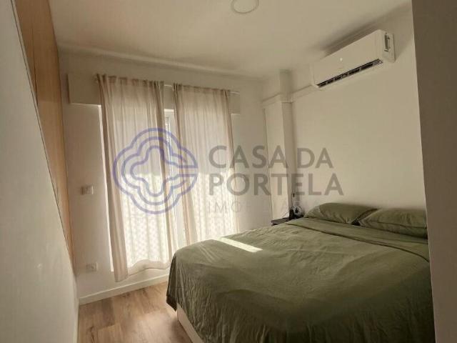 Moradia na Quinta Das Pedras Renovada, com 2 quartos e 2 cas. 59m² Mafamude