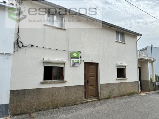 Moradia na Vila de Silvares