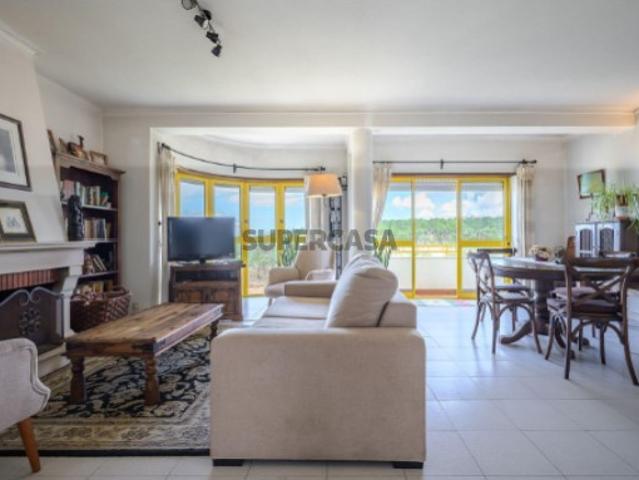 Moradia no Centro da Ericeira com Vista Mar Deslumbrante em Condomínio Privado