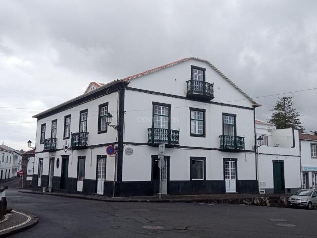 Moradia no Centro de Santa Cruz da Graciosa