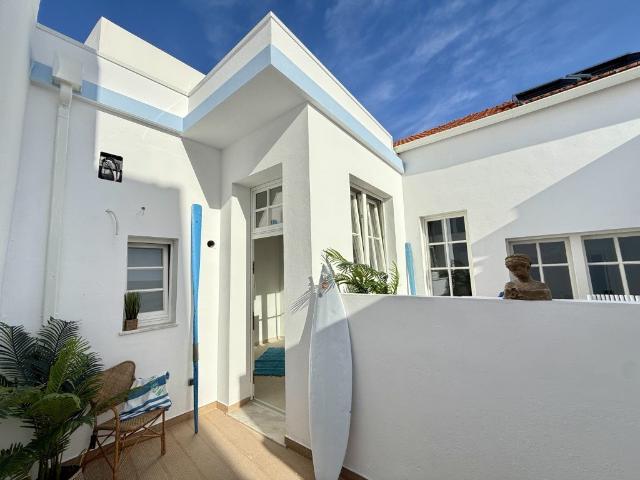 Moradia no Centro Histórico perto das belas praias de Penich. 0m² Peniche