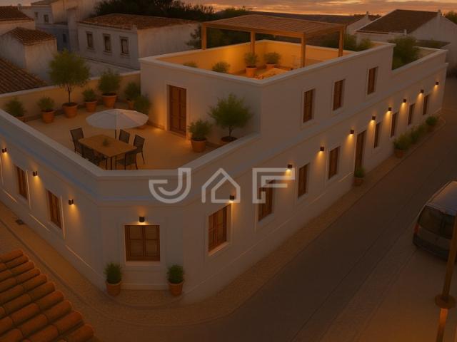 Moradia no coração de São Brás de Alportel Projeto em andamento com rooftop e vistas mar