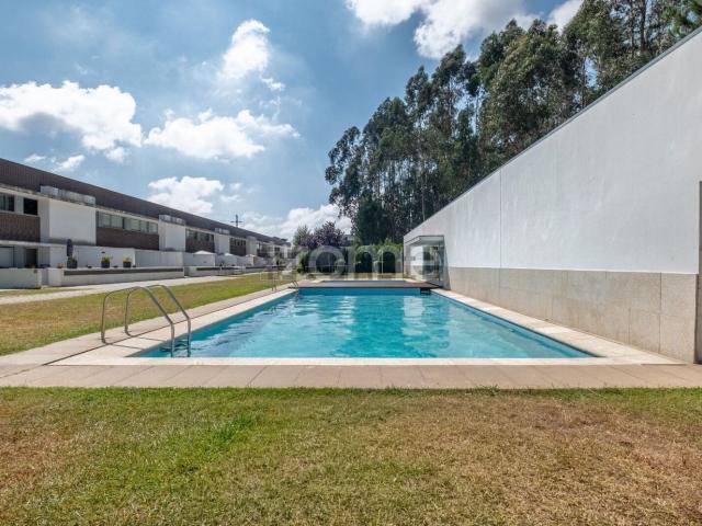 Moradia, Nogueira e Silva Escura