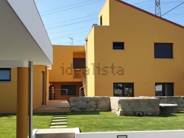 Moradia, Nogueira e Silva Escura