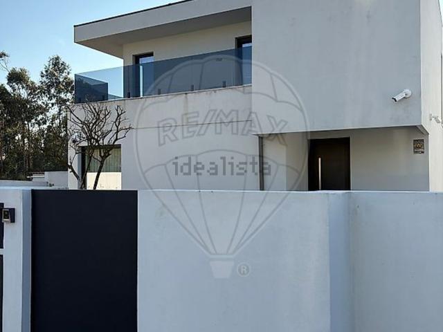 Moradia, Nogueira e Silva Escura