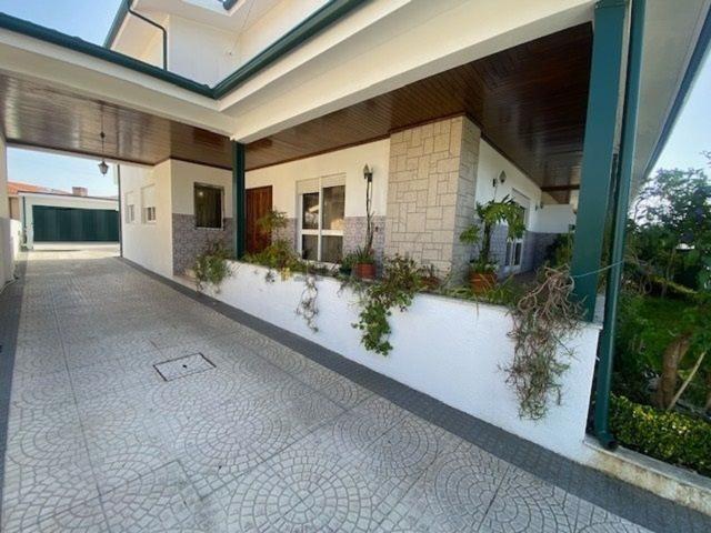 Moradia, Nogueira e Silva Escura