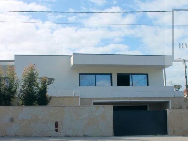 Moradia nova com piscina, em Antas, Esposende